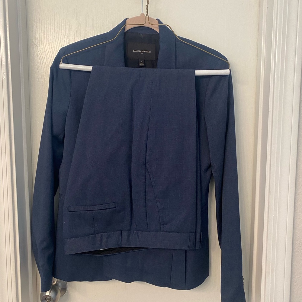 EUC banana republic Reegan suiting pants navy